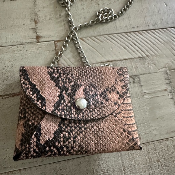 Snake Print Chain Crossbody Bag - Picture 3 of 5